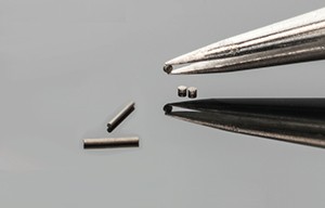 Micro aimant en forme de cylindres et disques
